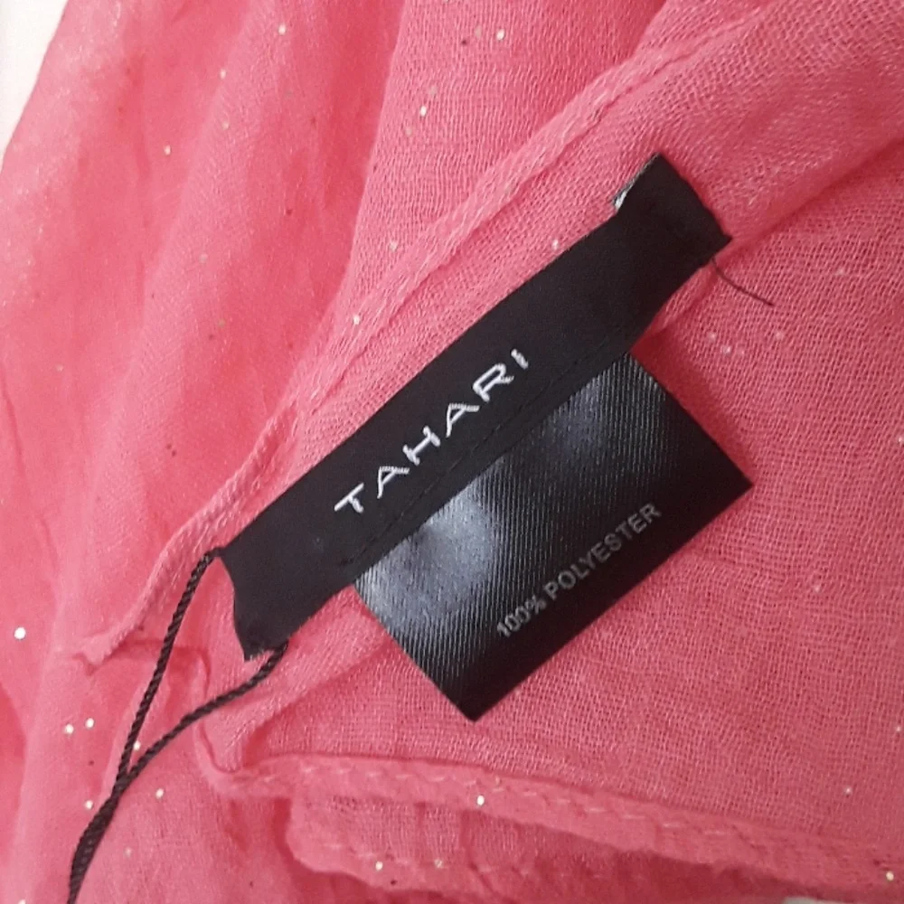 🌹Tahari Pink Sparkle Oblong Scarf